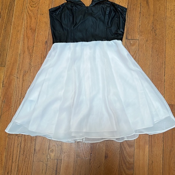 BCBG Generation Women Size 2 Short Party Dress Blush - Picture 3 of 6